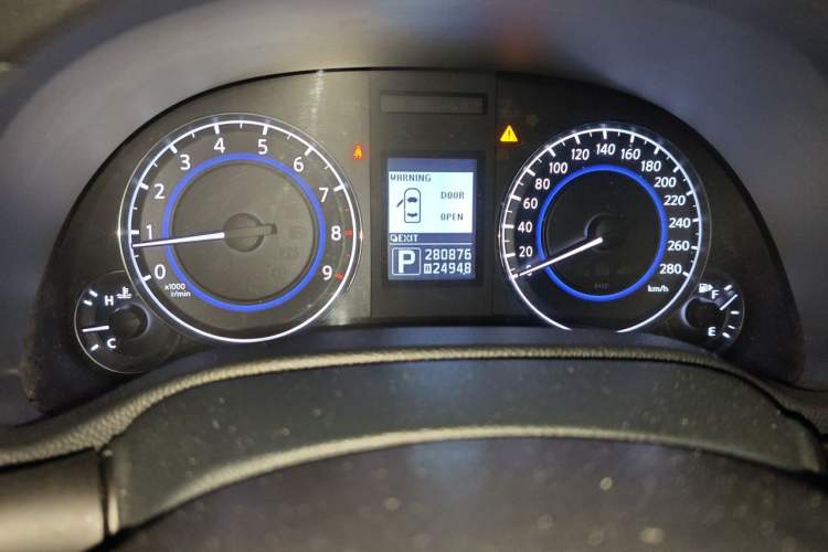 Used Infiniti G Series 2013 G25 Sedan Luxury Sport Edition Odometer Close Up