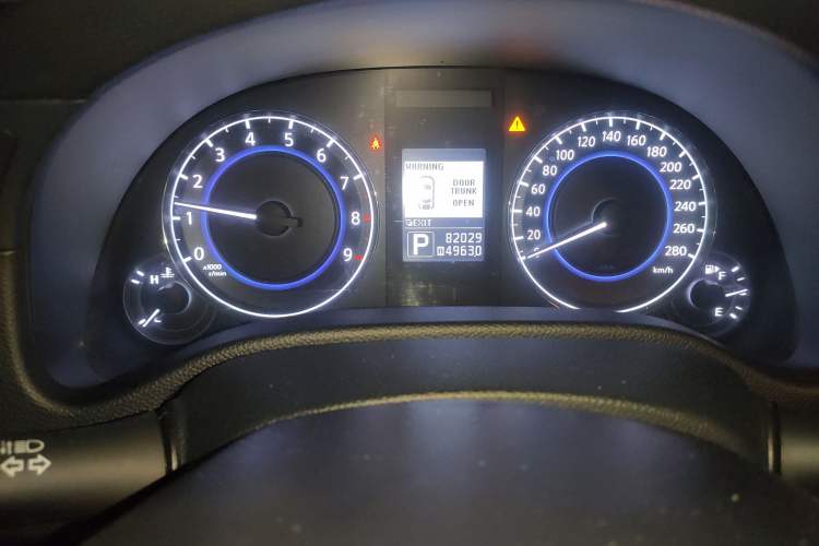 Used Infiniti G Series 2013 G25 Sedan Luxury Sport Edition Odometer Close Up