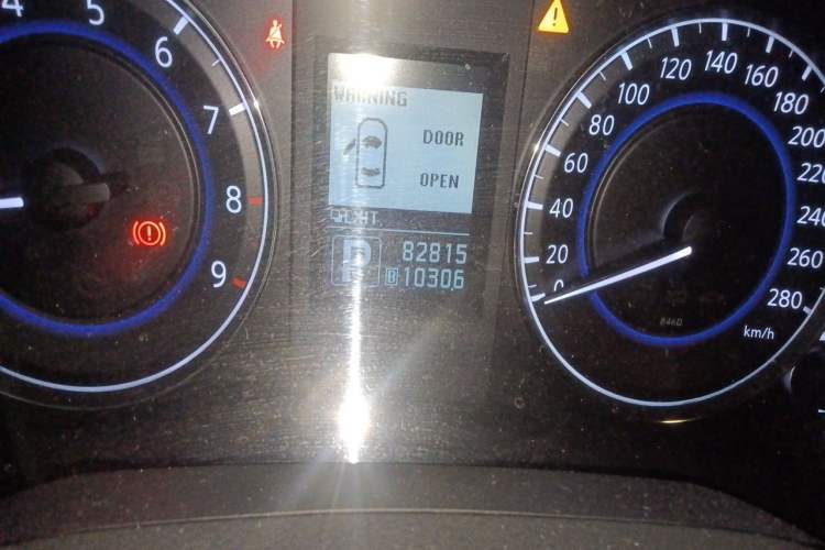 Used Infiniti G Series 2013 G25 Sedan Luxury Sport Edition Odometer Close Up