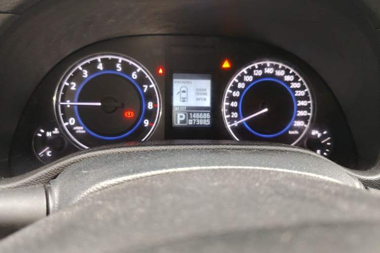 Used Infiniti G Series 2013 G25 Sedan Luxury Sport Edition Odometer Close Up