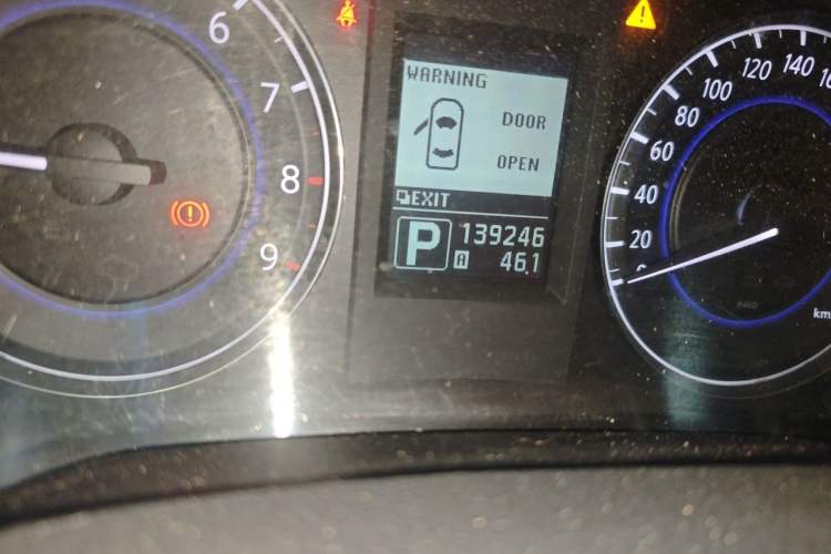 Used Infiniti G Series 2013 G37 Convertible Odometer Close Up