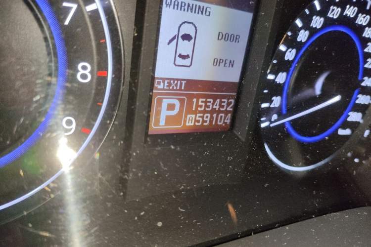 Used Infiniti G Series 2013 G25 Sedan Luxury Sport Edition Odometer Close Up