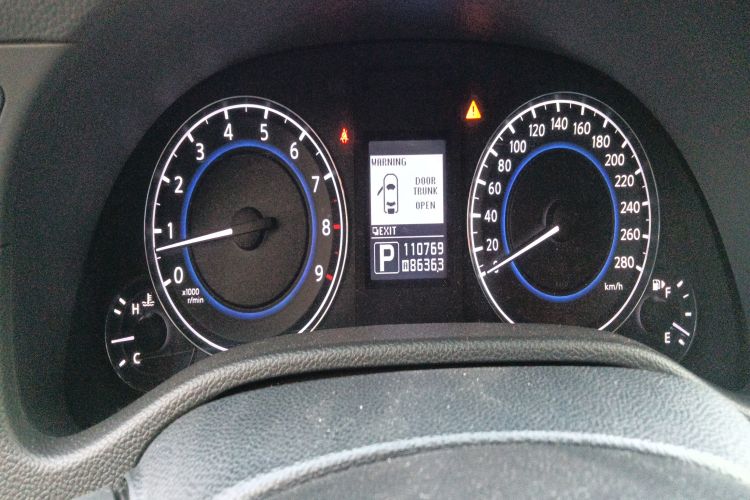 Used Infiniti G Series 2013 G25 Sedan Luxury Sport Edition Odometer Close Up