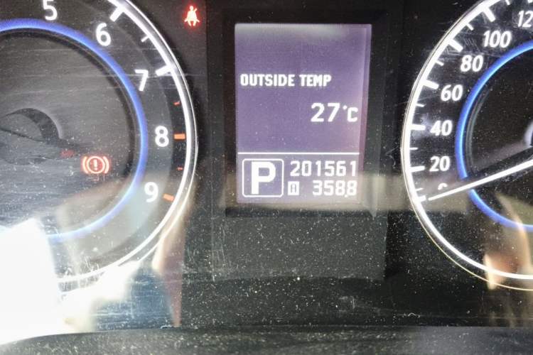 Used Infiniti G Series 2013 G25 Sedan Luxury Sport Edition Odometer Close Up
