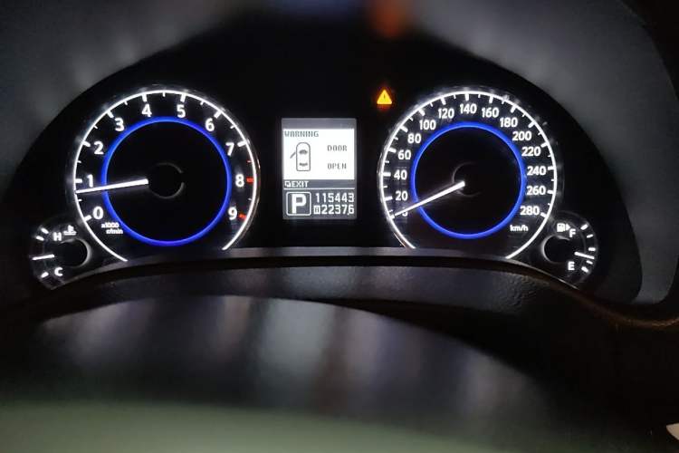 Used Infiniti G Series 2013 G25 Sedan Luxury Sport Edition Odometer Close Up