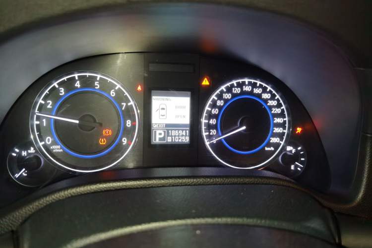Used Infiniti G Series 2013 G25 Sedan Sport Edition Odometer Close Up