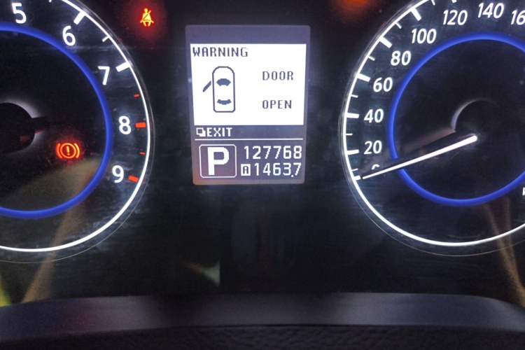 Used Infiniti G Series 2013 G25 Sedan Luxury Sport Edition Odometer Close Up