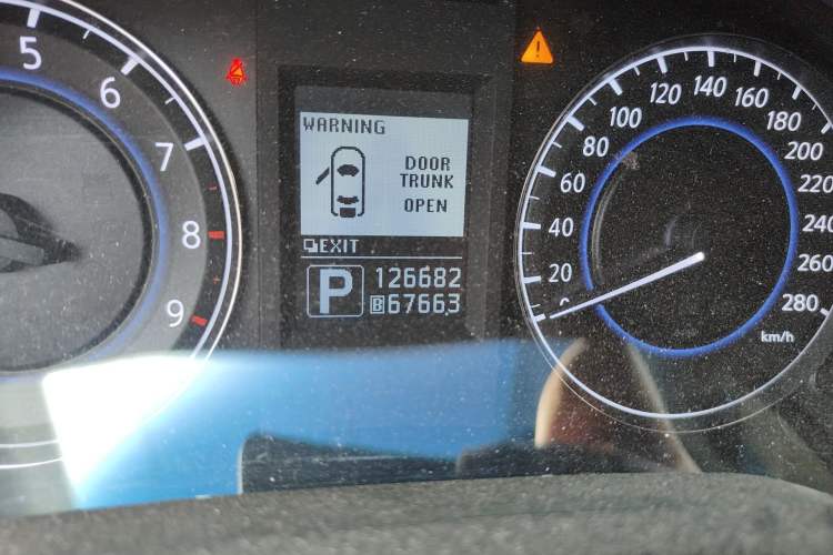 Used Infiniti G Series 2013 G25 Sedan Sport Edition Odometer Close Up