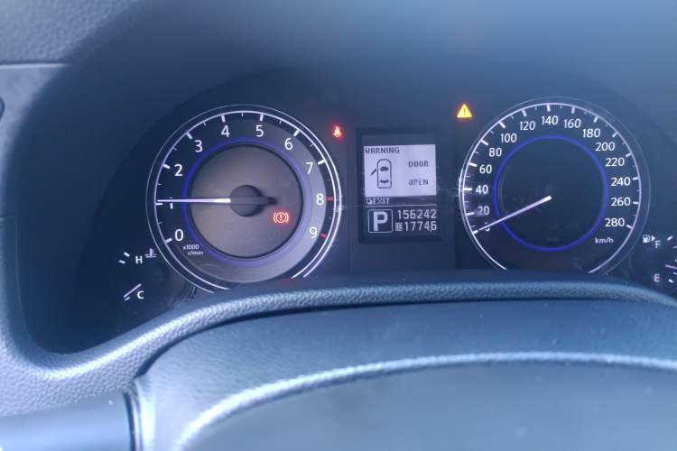 Used Infiniti G Series 2013 G25 Sedan Luxury Sport Edition Odometer Close Up