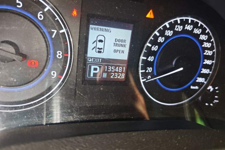 Used Infiniti G Series 2013 G25 Sedan Luxury Sport Edition Odometer Close Up