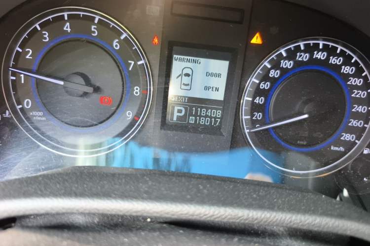 Used Infiniti G Series 2013 G25 Sedan Luxury Sport Edition Odometer Close Up