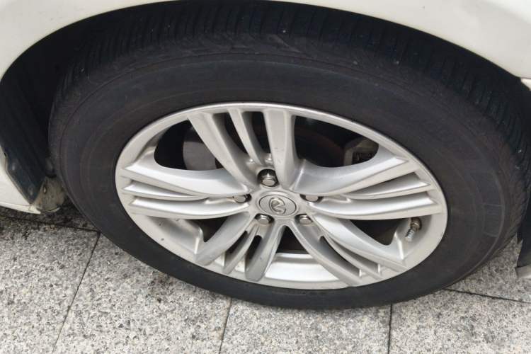 Used Infiniti G Series 2013 G25 Sedan Sport Edition Right Front Wheel Hub