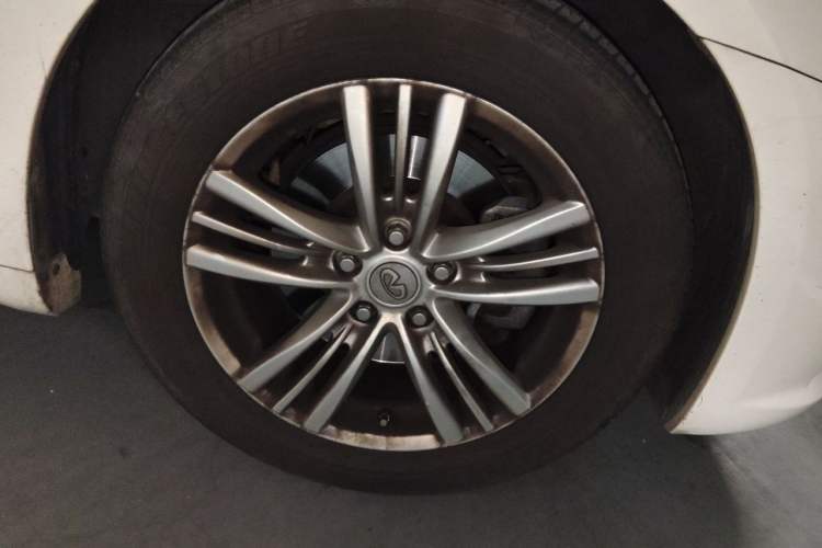 Used Infiniti G Series 2013 G25 Sedan Sport Edition Right Front Wheel Hub