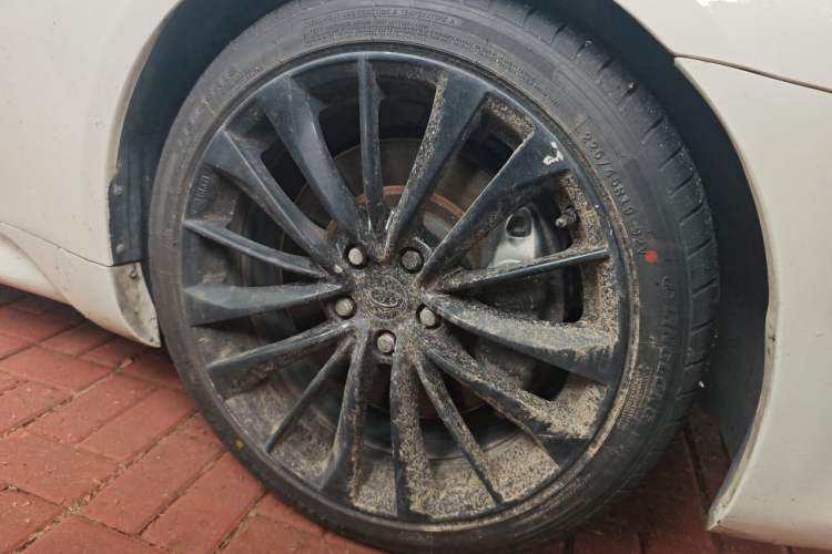 Used Infiniti G Series 2013 G37 Convertible Right Front Wheel Hub