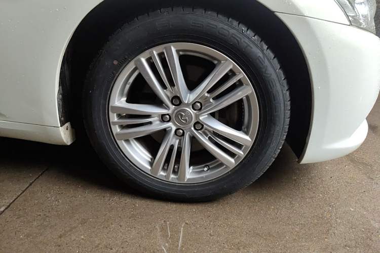 Used Infiniti G Series 2013 G25 Sedan Luxury Sport Edition Right Front Wheel Hub