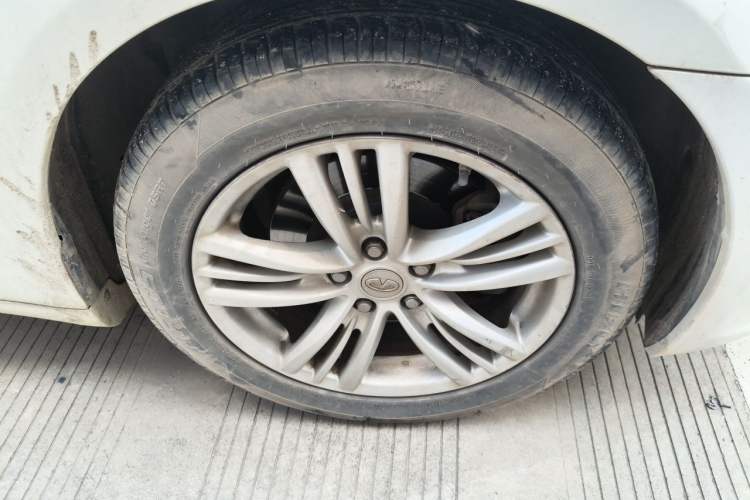 Used Infiniti G Series 2013 G25 Sedan Luxury Sport Edition Right Front Wheel Hub