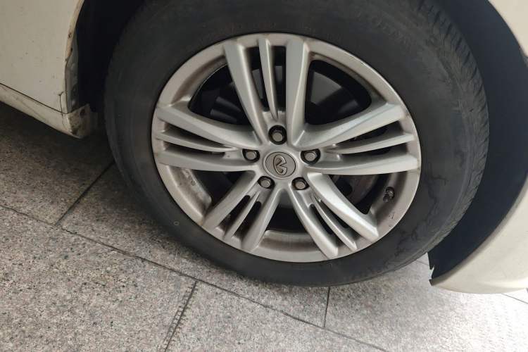 Used Infiniti G Series 2013 G37 Sedan Right Front Wheel Hub