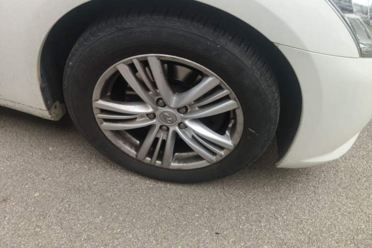 Used Infiniti G Series 2013 G25 Sedan Luxury Sport Edition Right Front Wheel Hub