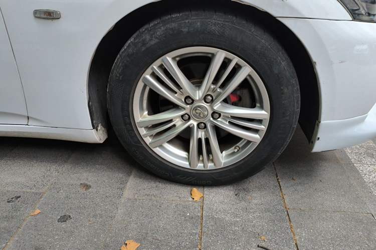 Used Infiniti G Series 2013 G25 Sedan Luxury Sport Edition Right Front Wheel Hub