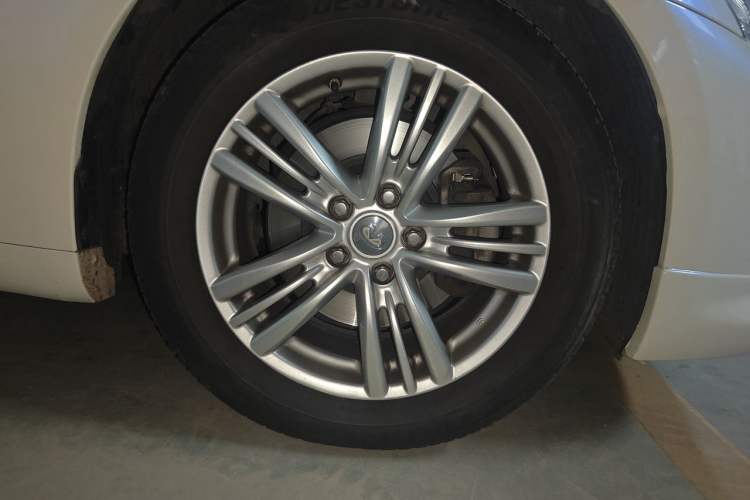 Used Infiniti G Series 2013 G25 Sedan Sport Edition Right Front Wheel Hub