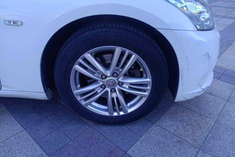 Used Infiniti G Series 2013 G25 Sedan Luxury Sport Edition Right Front Wheel Hub