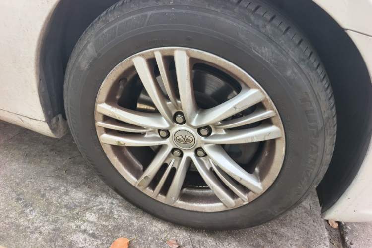Used Infiniti G Series 2013 G25 Sedan Luxury Sport Edition Right Front Wheel Hub