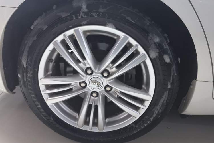 Used Infiniti G Series 2013 G25 Sedan Luxury Sport Edition Right Rear Wheel Hub