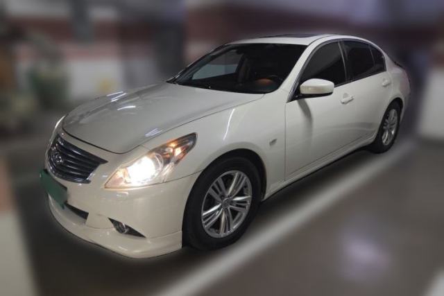 Infiniti G Series 2013 G25 Sedan Luxury Sport Edition مستعملة