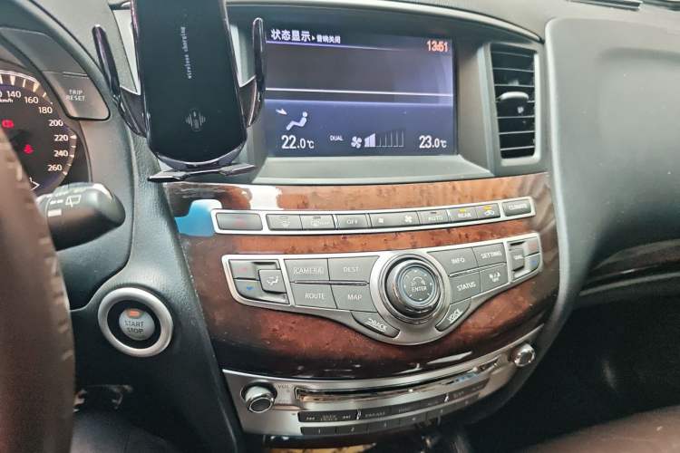 Used Infiniti JX 2013 JX35 Two-Wheel-Drive Excellence Edition Audio And AC Panel