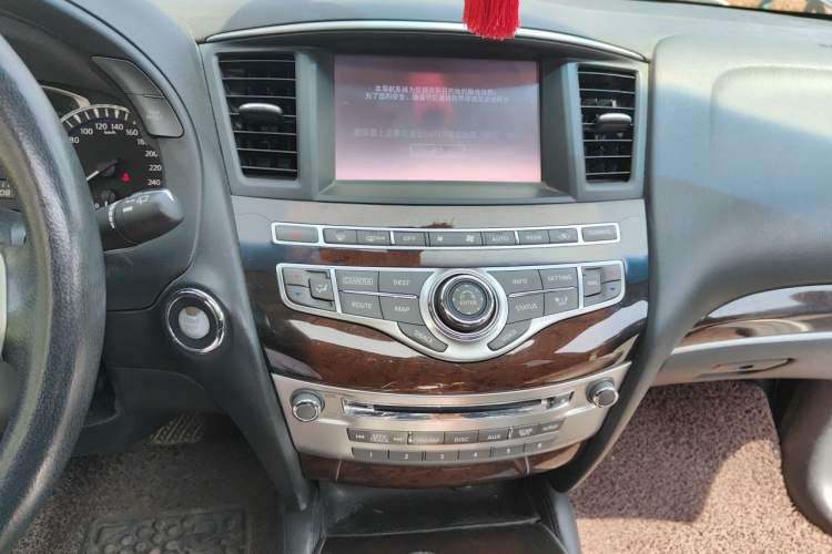 Used Infiniti JX 2013 JX35 Two-Wheel-Drive Excellence Edition Audio And AC Panel