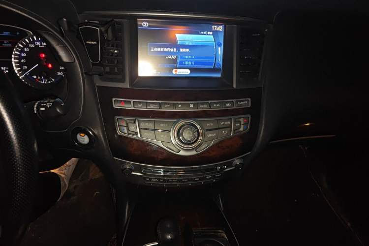 Used Infiniti JX 2013 JX35 Two-Wheel-Drive Excellence Edition Audio And AC Panel