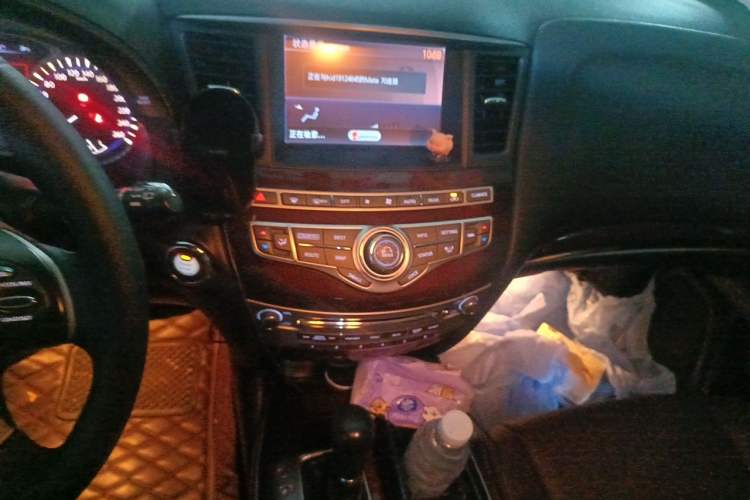 Used Infiniti JX 2013 JX35 Two-Wheel-Drive Excellence Edition Audio And AC Panel