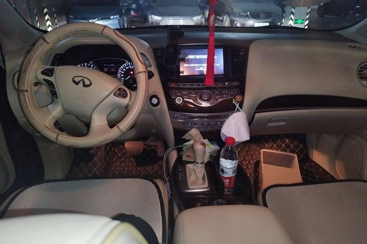 Used Infiniti JX 2013 JX35 Two-Wheel-Drive Excellence Edition Center Console