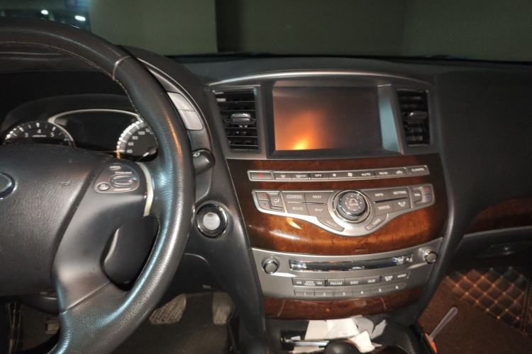 Used Infiniti JX 2013 JX35 Two-Wheel-Drive Excellence Edition Center Console