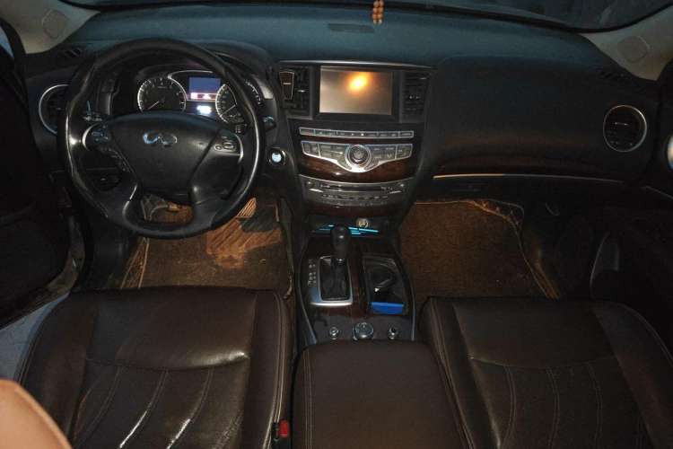 Used Infiniti JX 2013 JX35 Two-Wheel-Drive Excellence Edition Center Console