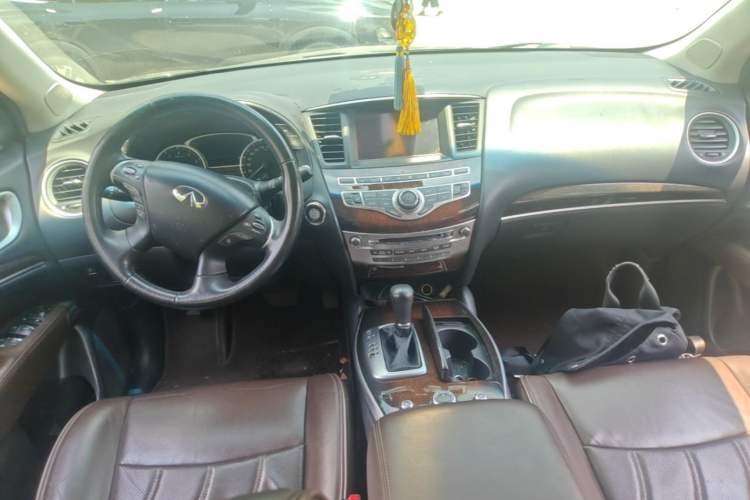 Used Infiniti JX 2013 JX35 4x4 All-Terrain Edition Center Console