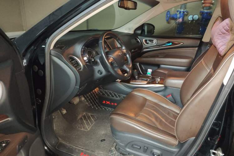 Used Infiniti JX 2013 JX35 Two-Wheel-Drive Excellence Edition Driver Seat