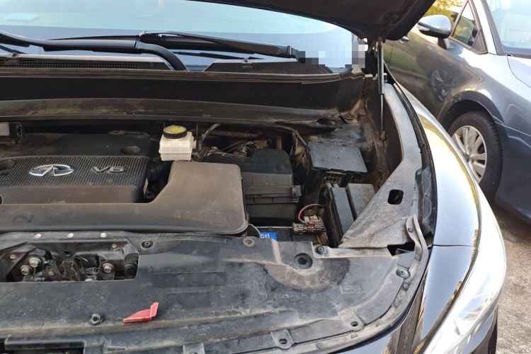 Used Infiniti JX 2013 JX35 Two-Wheel-Drive Excellence Edition Engine Bay Left