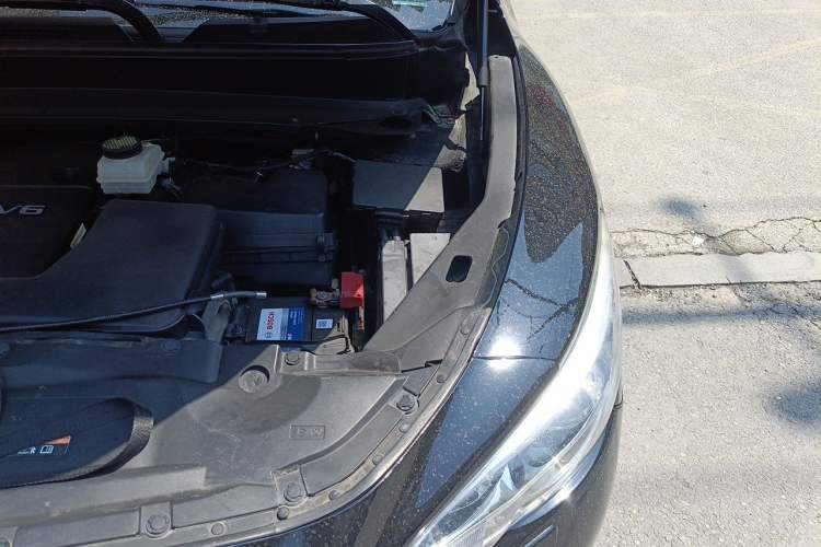 Used Infiniti JX 2013 JX35 4x4 All-Terrain Edition Engine Bay Left