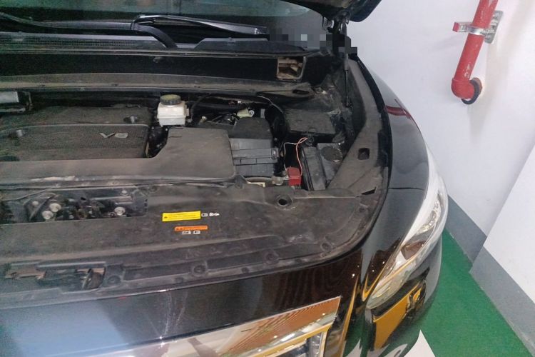 Used Infiniti JX 2013 JX35 Two-Wheel-Drive Excellence Edition Engine Bay Left