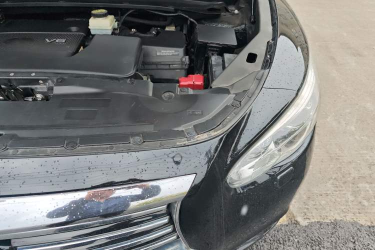 Used Infiniti JX 2013 JX35 Two-Wheel-Drive Excellence Edition Engine Bay Left
