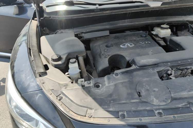 Used Infiniti JX 2013 JX35 Two-Wheel-Drive Excellence Edition Engine Bay Right