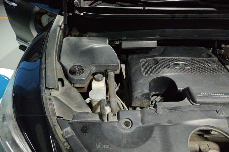 Used Infiniti JX 2013 JX35 Two-Wheel-Drive Excellence Edition Engine Bay Right
