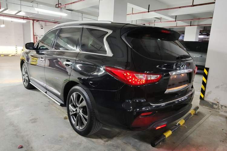 Used Infiniti JX 2013 JX35 4x4 All-Terrain Edition Exterior 2