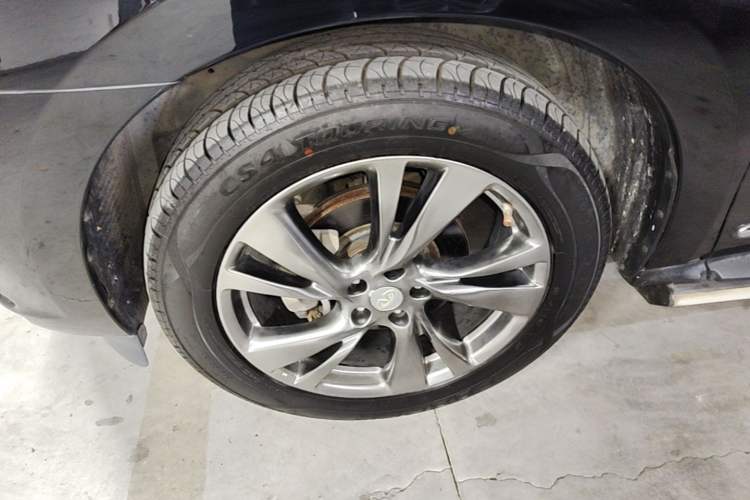 Used Infiniti JX 2013 JX35 4x4 All-Terrain Edition Exterior 4