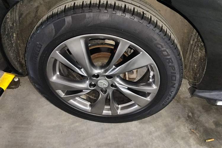 Used Infiniti JX 2013 JX35 4x4 All-Terrain Edition Exterior 5