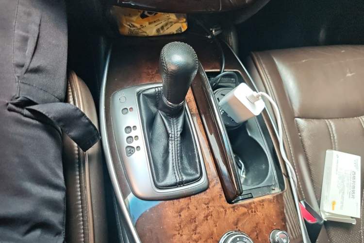 Used Infiniti JX 2013 JX35 Two-Wheel-Drive Excellence Edition Gear Lever