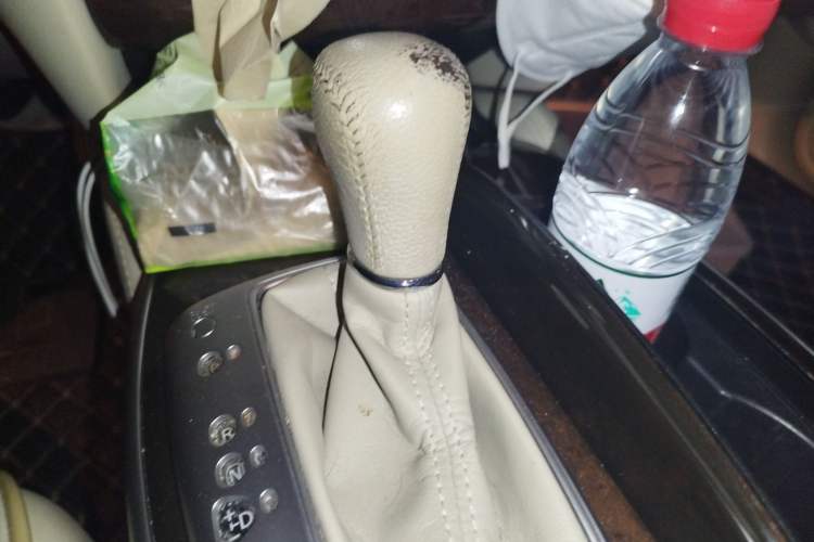 Used Infiniti JX 2013 JX35 Two-Wheel-Drive Excellence Edition Gear Lever
