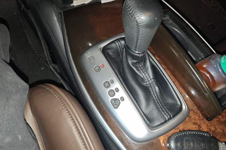 Used Infiniti JX 2013 JX35 Two-Wheel-Drive Excellence Edition Gear Lever