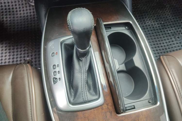 Used Infiniti JX 2013 JX35 4x4 All-Terrain Edition Gear Lever